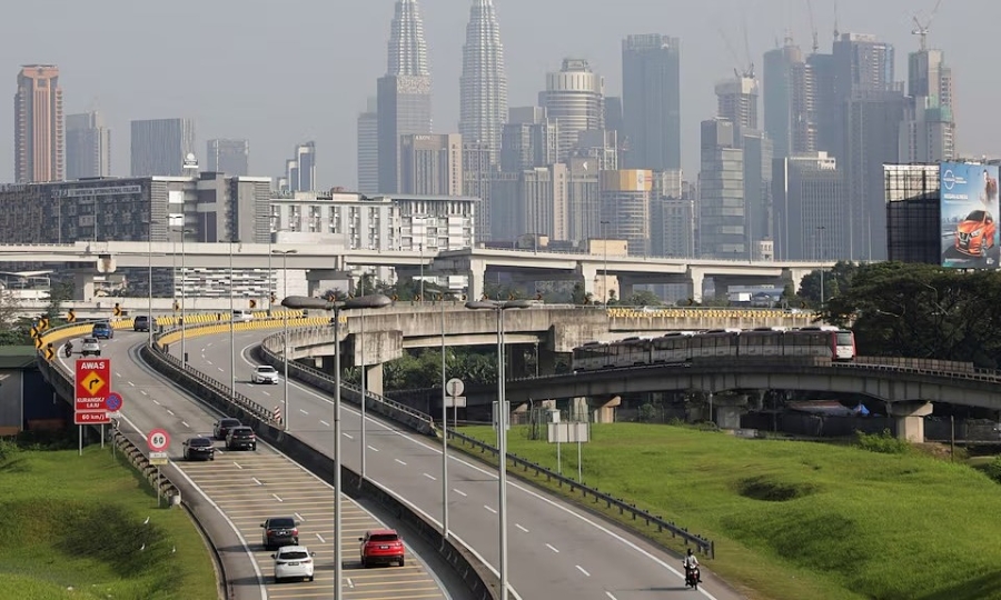 Malaysia's roads struggle to keep up with e-commerce explosion