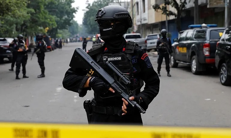 Russian drug suspects arrested in Bali after high-speed car chase