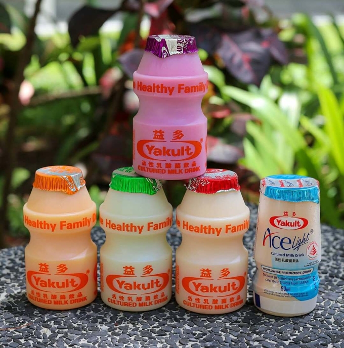Yakult Singapore’s move to replace orange flavor with peach draws mixed reactions 1 Different flavors and types of Yakult products in Singapore. Photo from Instagram