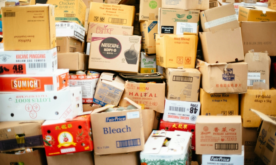 Malaysian tourists bury China hotel lobby in 1,200 Taobao parcels