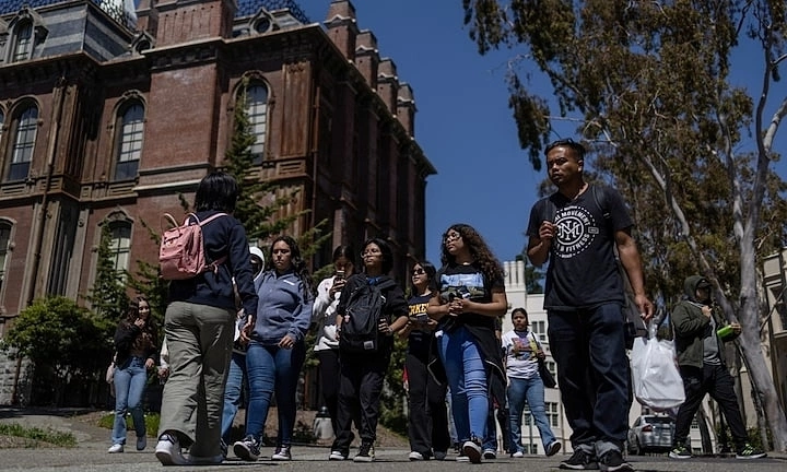 US law schools see sharp drop in international student applications