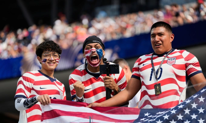 World Cup group stage: US 2-0 Paraguay (1st half)