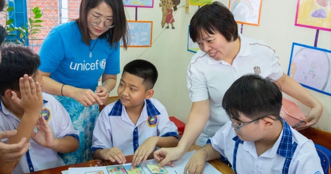 How child-focused initiatives can strengthen the social pillar of ESG 3 Representatives from UNICEF and Masterise joined classes under the Innovation for Children program during the field trip to Soc Trang in November 2023. Photo courtesy of UNICEF Vietnam