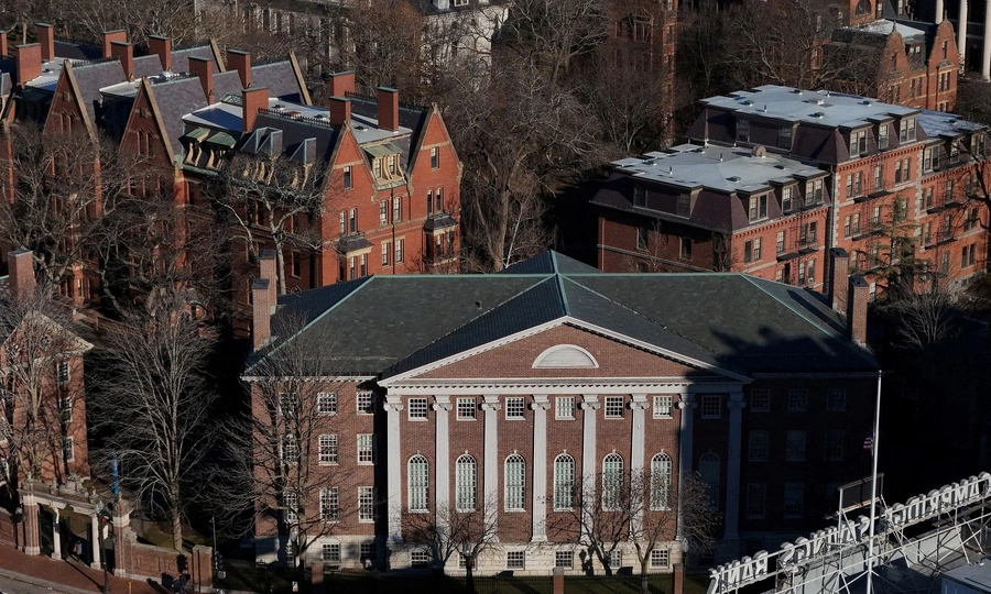 Which university has produced the most Nobel Prize winners?