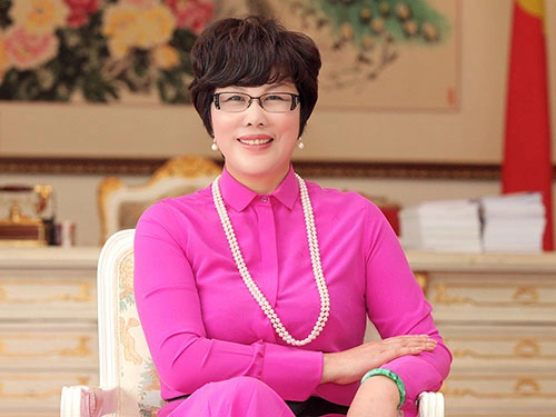 Chinese woman goes from tractor driver to head of $1.6 billion wheel manufacturing empire