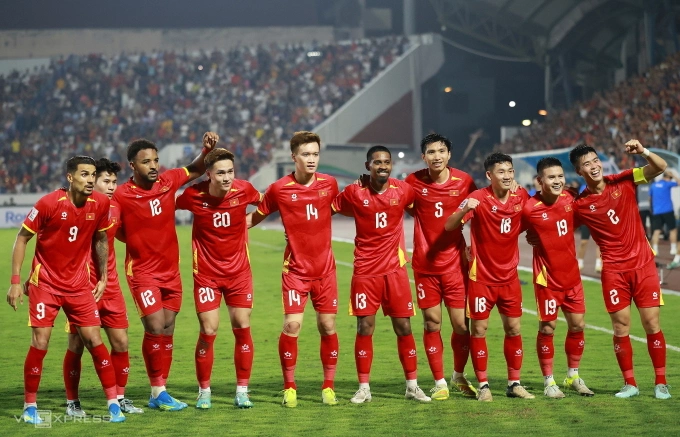 Vietnamese players celebrate their 3-1 victory over Malaysia in the 2027 Asian Cup qualifiers, at Thien Truong Stadium on March 31, 2026. Photo by VnExpress/Duc Dong