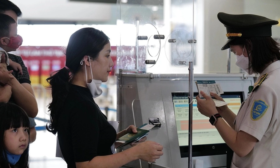 Vietnam airlines must refund passengers for long delays starting July