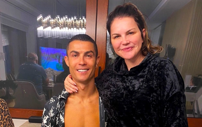 Katia Aveiro and her brother Cristiano Ronaldo in April 2022. Photo by Instagram/@katiaaveirooficial