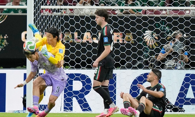 Mexico beat South Korea 1-0 to advance in World Cup Group A