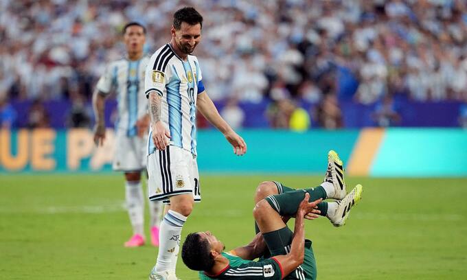 Algeria complain to FIFA about refereeing in loss to Argentina, question Messi incident