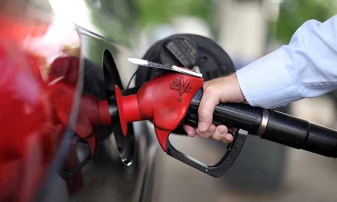 Australia to extend petrol price relief for motorists 1 Australia to extend petrol price relief for motorists