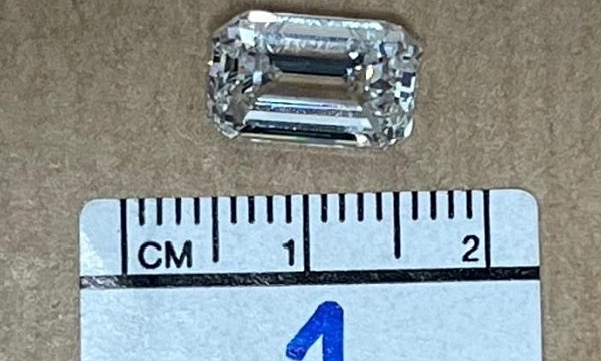 Indian men swap $182,000 diamond with fake stone in Singapore