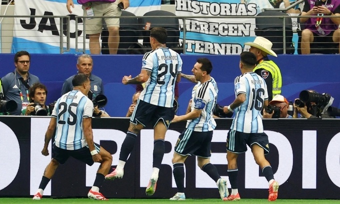 Messi's record brace sends Argentina into World Cup knockout stage