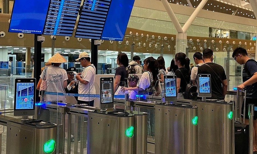 Vietnam requests air travelers to keep power banks in carry-on bags from July