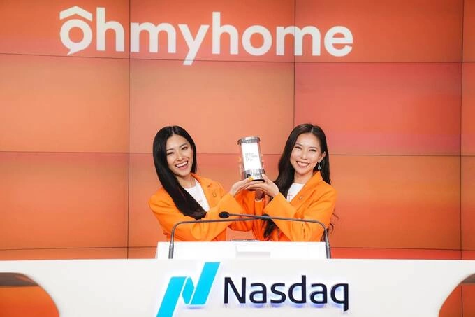 Ohmyhomes founders Race (L) and Rhonda Wong. Photo courtesy of Races Instagram