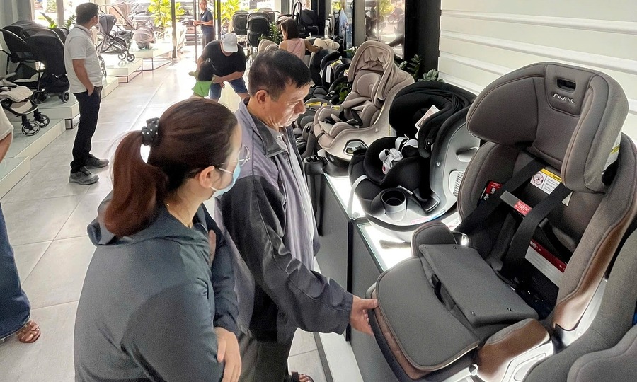 New traffic rules to require child safety restraints from August 15