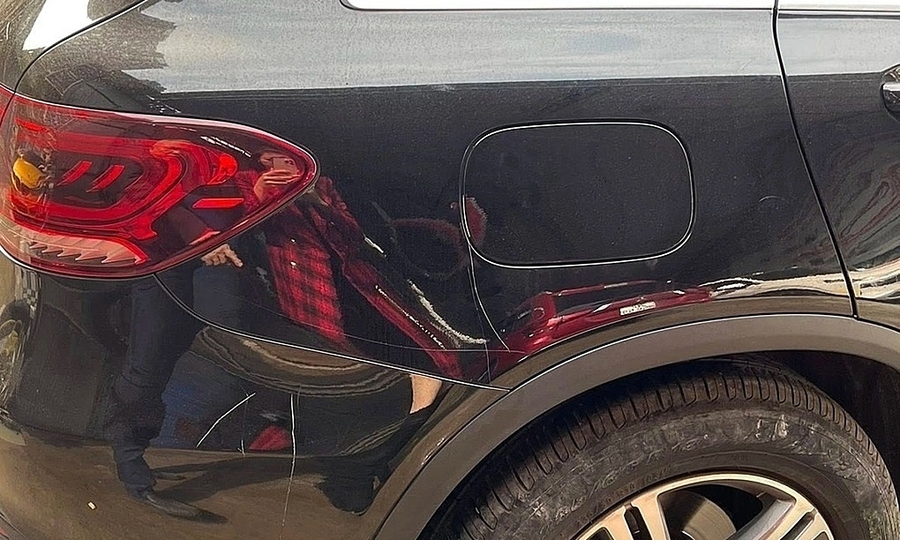 Hanoi woman indicted for scratching Mercedes blocking her driveway 15 times