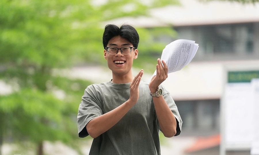 Vietnamese province beats Ho Chi Minh City in high school English score