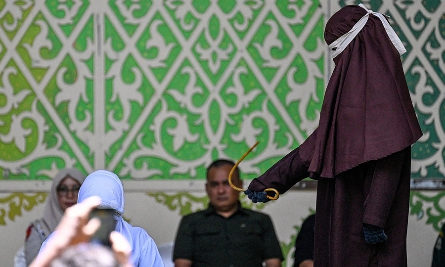 Indonesia provinces flogs couple for kissing in TikTok video