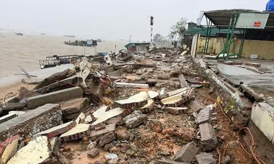 Typhoon Maysak weakens into tropical depression over China