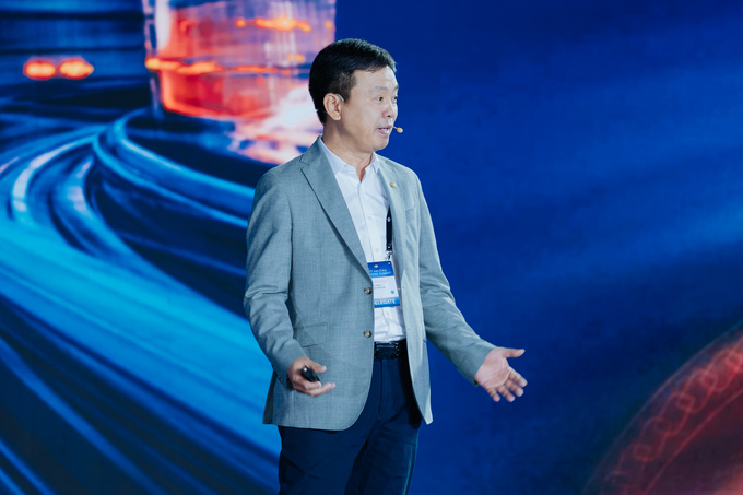 Pham Minh Tuan, Executive Vice President of FPT Corporation and CEO of FPT Software, speaks at the summit. Photo courtesy of FPT Software
