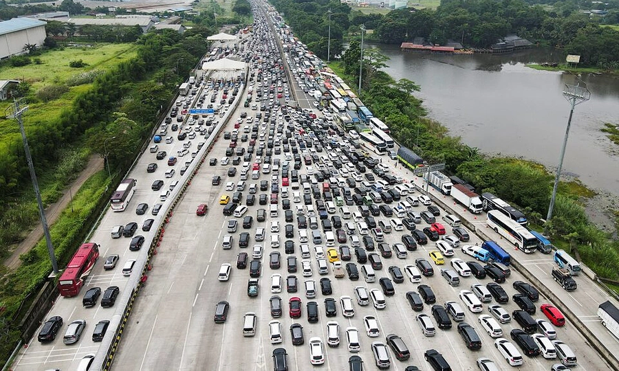 Southeast Asia's most populous country among top 5 Asians with worst traffic