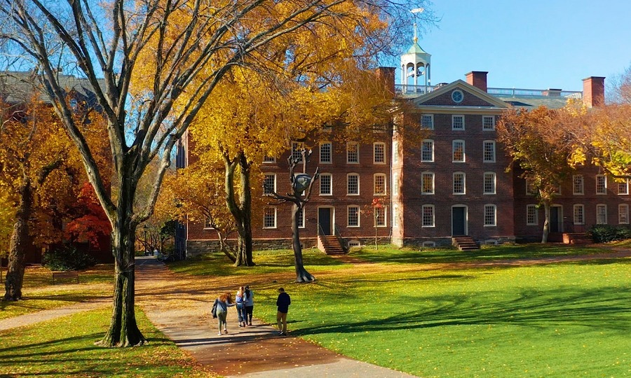 Ivy League professor traps students with in-person exam, exposes mass AI cheating