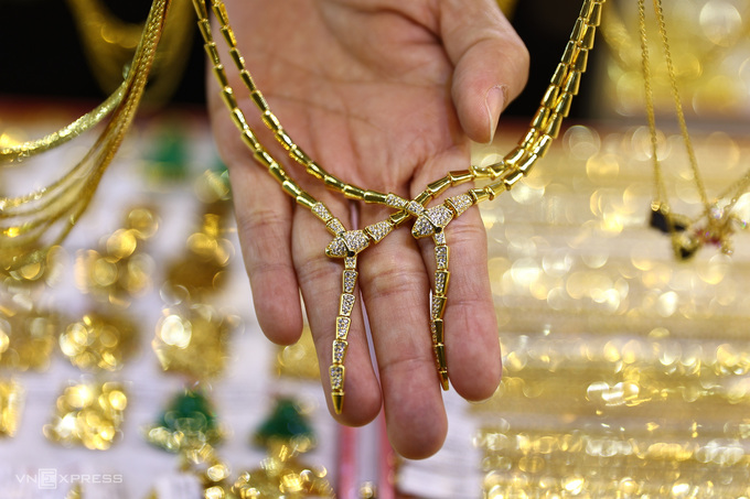 Gold jewelry at a store in Ho Chi Minh City. Photo by VnExpress/Quynh Tran