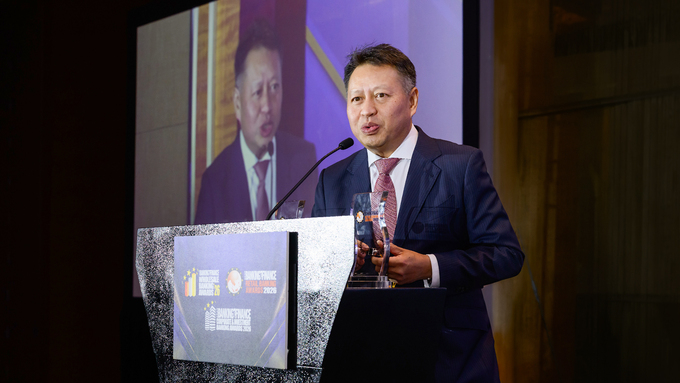 Pham Ngoc Khang, Chief Strategy Officer and Chairman of Home Credit Vietnams ESG Steering Committee, speaks at the awards ceremony. Photo courtesy of the company