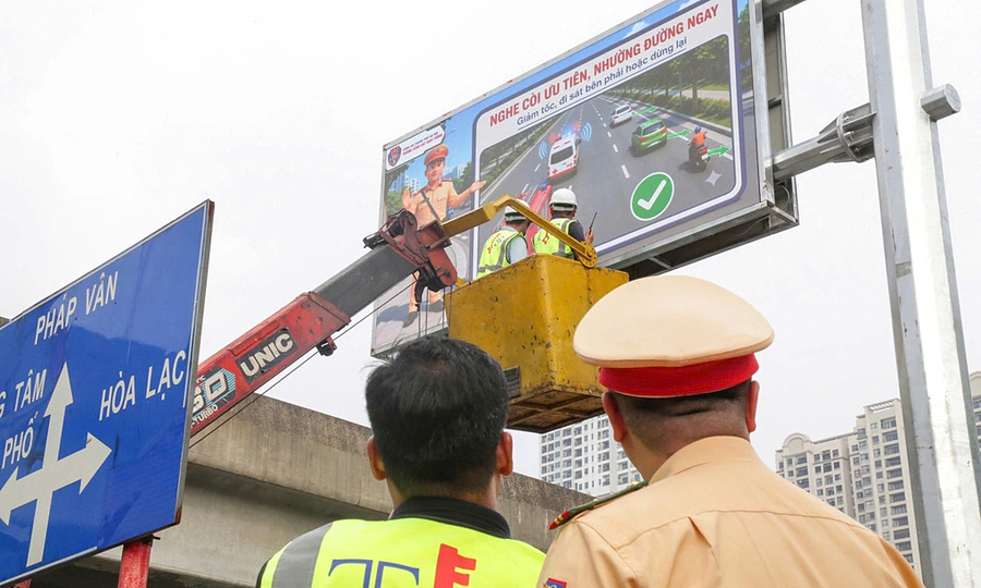 Hanoi deploys 36 electronic message boards for real-time traffic updates across city