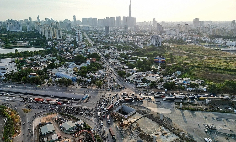 Long Thanh airport access faces gridlock threat as HCMC expressway interchange delayed again
