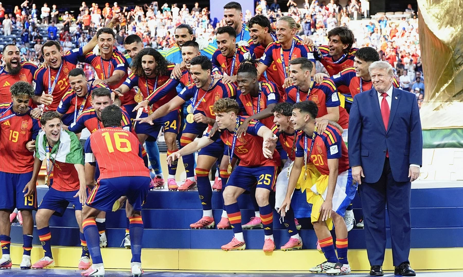 Trump booed as he lingers on stage while Spain lifts World Cup trophy