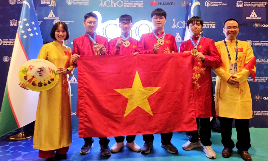 Vietnam wins 4 golds at International Chemistry Olympiad, tied with China and India on top