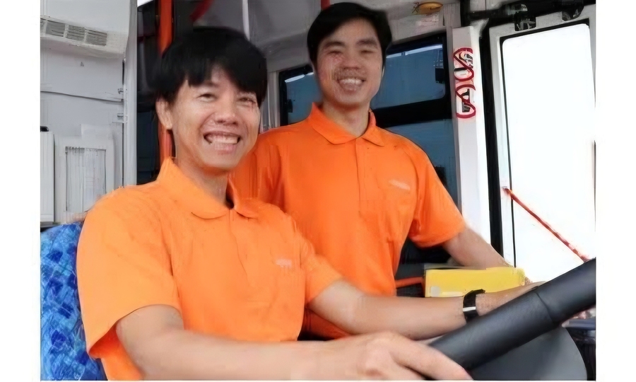 Vietnamese men become Japan region's first foreign bus drivers amid labor shortage