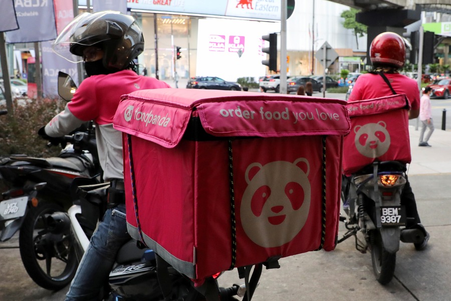 Foreigners pay $39 a week for modified app that lets them work Singapore delivery jobs illegally