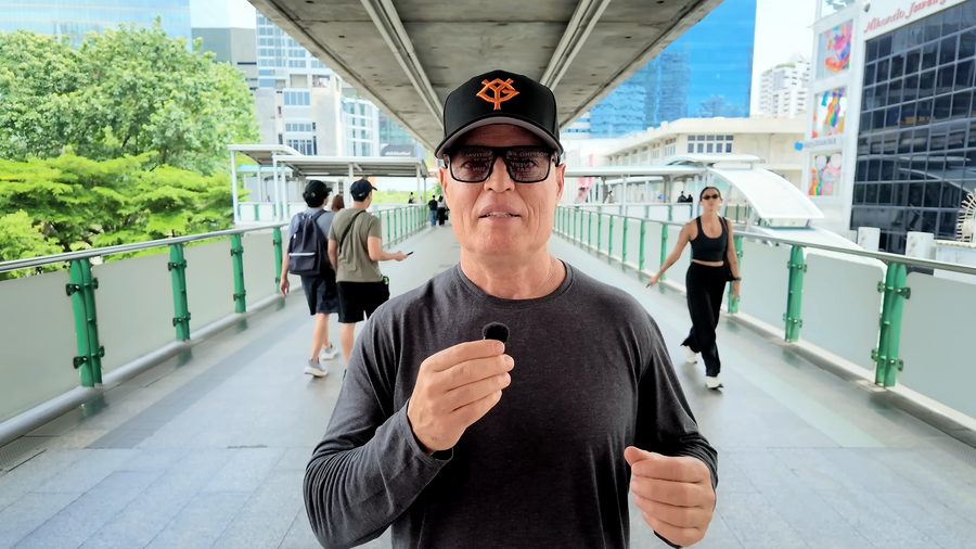 American vlogger leaves Thailand after 6 years for Vietnam, impressed by its dynamic growth