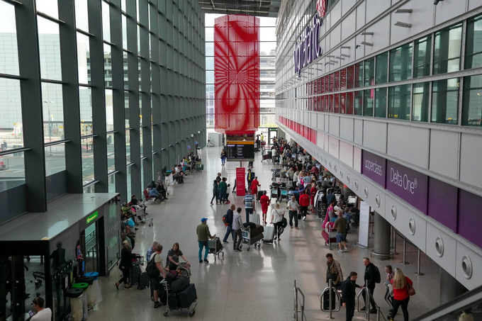 Which is world's second busiest airport for international passengers ...