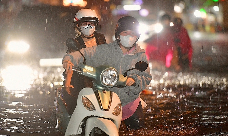 Ho Chi Minh City, southern Vietnam brace for 5-day heavy rain spell