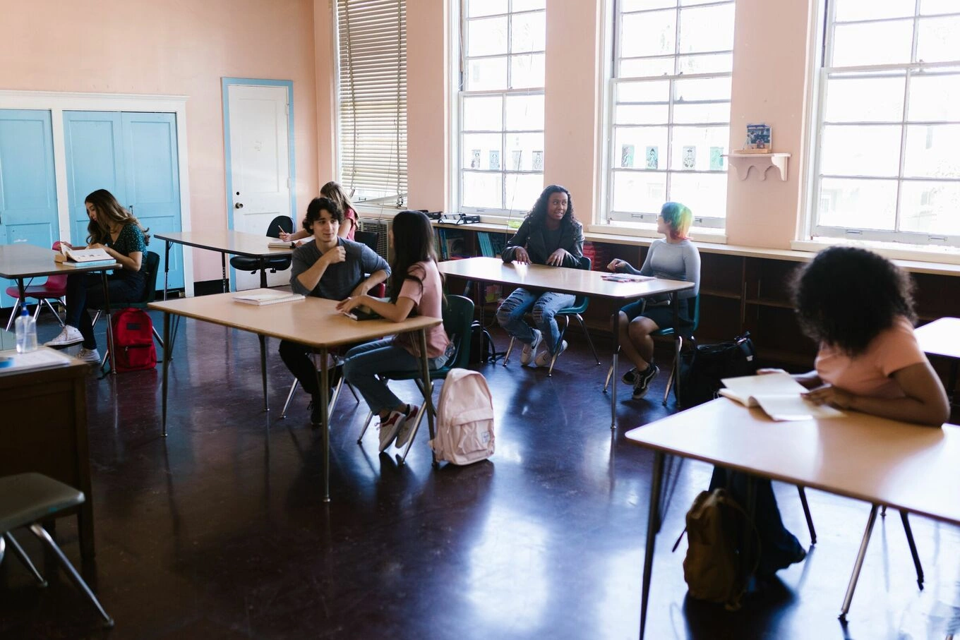 Highschool students in a classroom in the U.S. Photo by Pexels