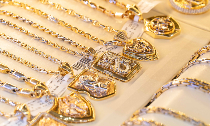 Gold jewelry on display in a shop in Hanoi. Photo by VnExpress Hoang Giang
