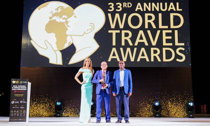 Vietnamese airlines win top Asian honors at World Travel Awards