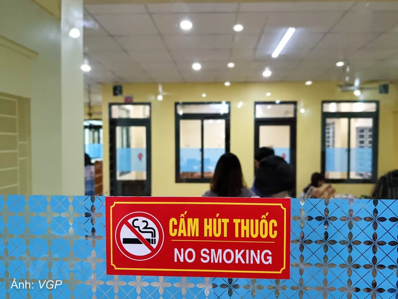 A no-smoking sign on the door of a state agency. Photo courtesy of VGP