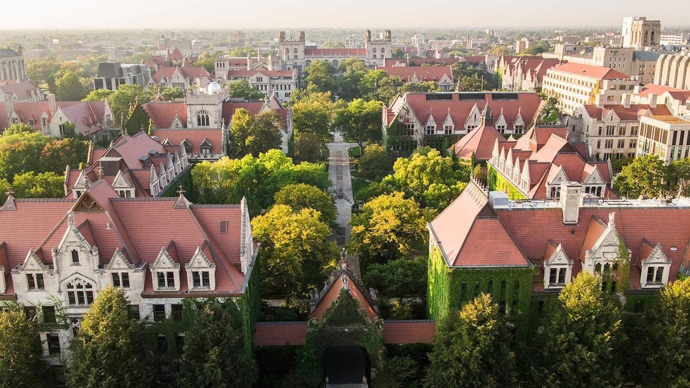 An aerial view shows the Gothic-style campus of the University of Chicago, with ivy-covered buildings and autumn foliage lining the main quadrangles in Chicago, Illinois, USA, Aug. 17, 2026. Photo by the university fanpage