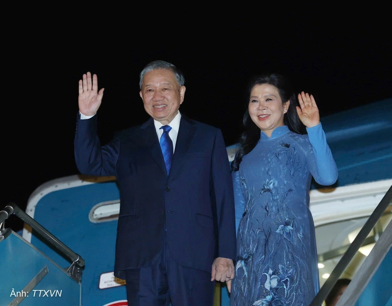 General Secretary and President To Lam and his wife depart Hanoi on Oct. 19, 2026. Photo by VNA