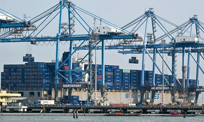 Exportações da Malásia atingem recorde de US$ 384,4 bilhões em nove meses