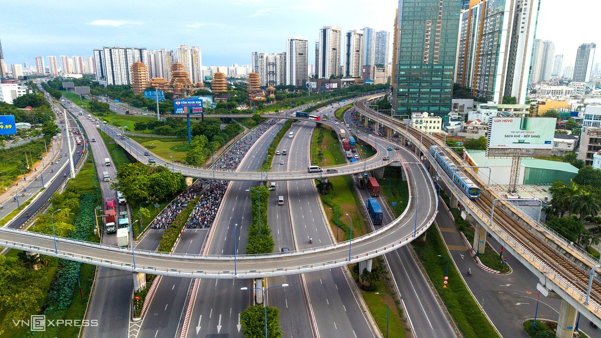 A multi-level interchange in Ho Chi Minh City. Photo by VnExpress